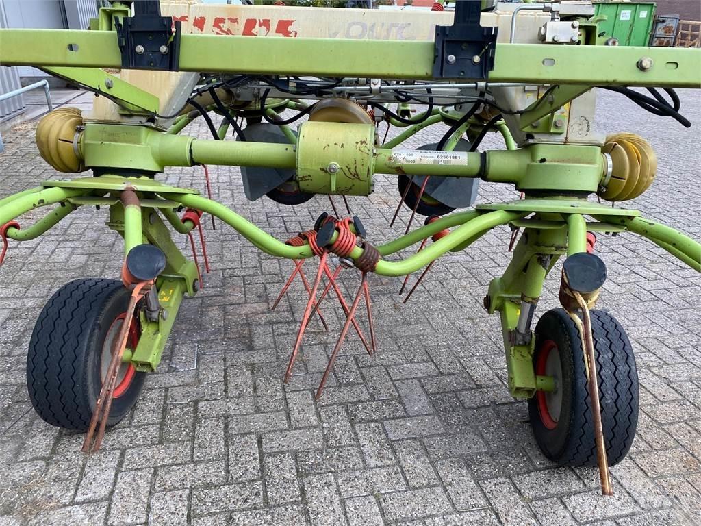 CLAAS volto 1050T River og høvendere