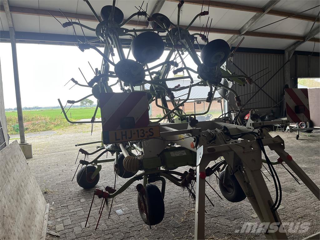 CLAAS volto 1320T River og høvendere