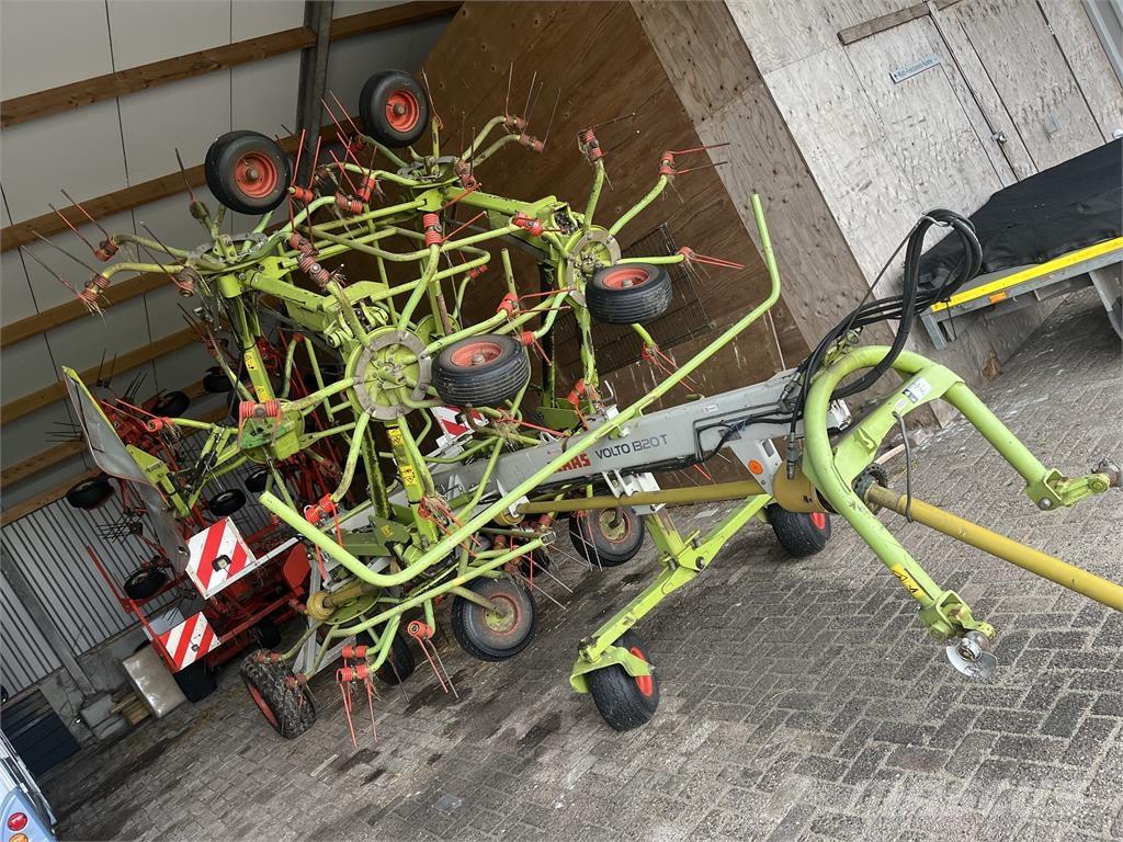 CLAAS volto 1320T River og høvendere