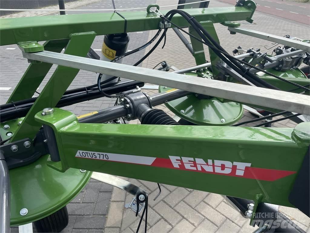 Fendt Lotus 770 River og høvendere