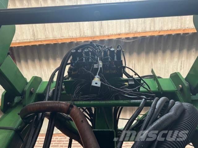 John Deere 832 Selvkørende sprøjter