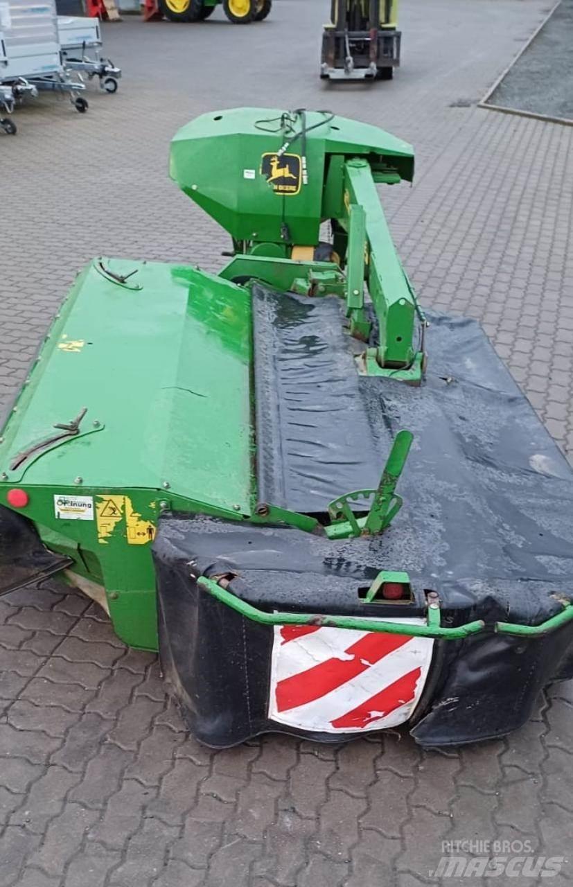 John Deere 328 Græsslåmaskiner