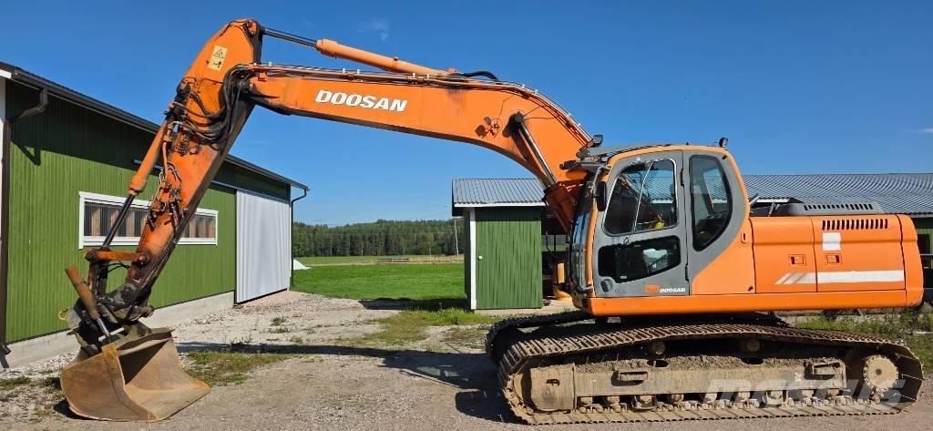 Doosan DX 225 LC Gravemaskiner på larvebånd