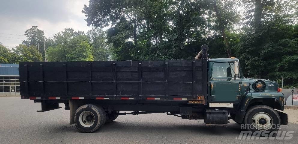 Ford L 7000 Lastbiler med tip