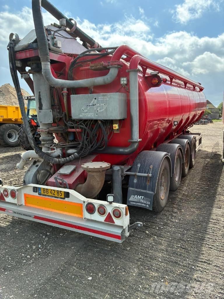 AMT AP gylletrailer Semi-trailer med Tank