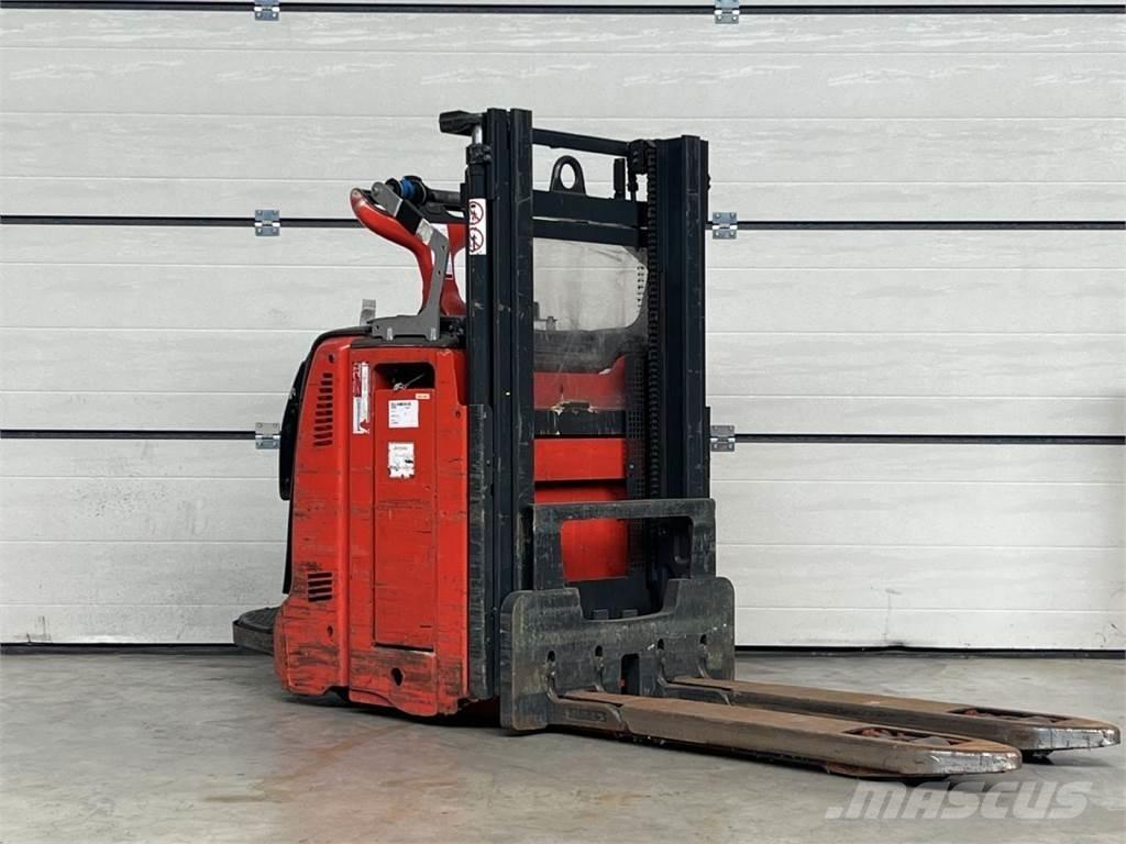 Linde D12 AP Selvkørende stablere