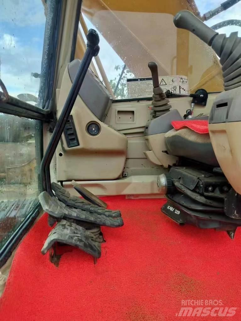 CAT 320 B L Gravemaskiner på larvebånd