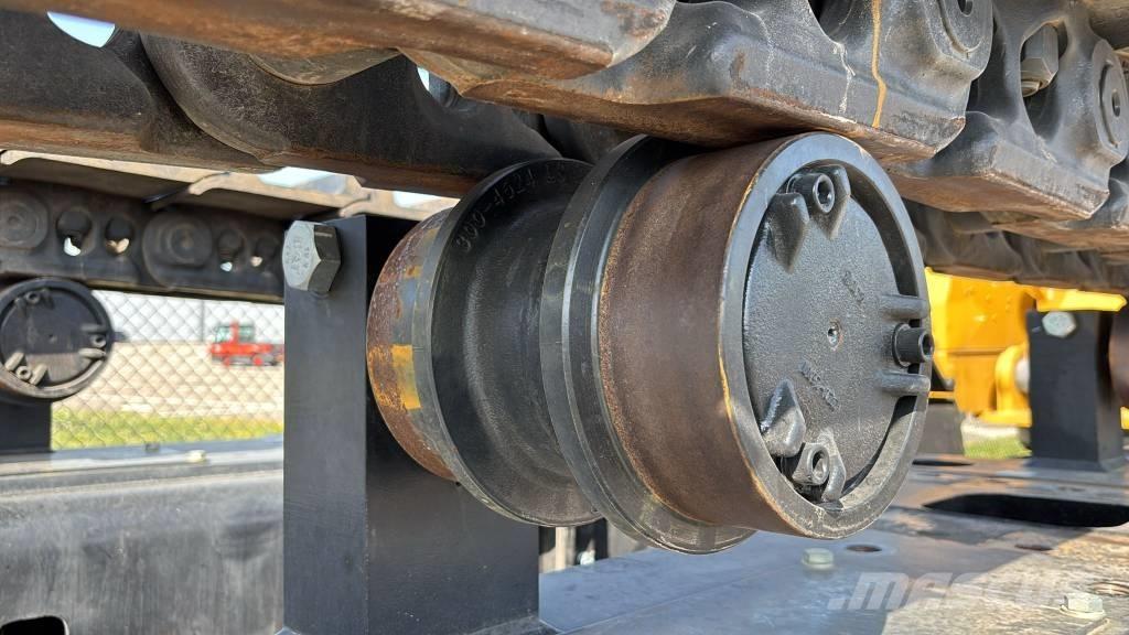 CAT 374 Gravemaskiner på larvebånd