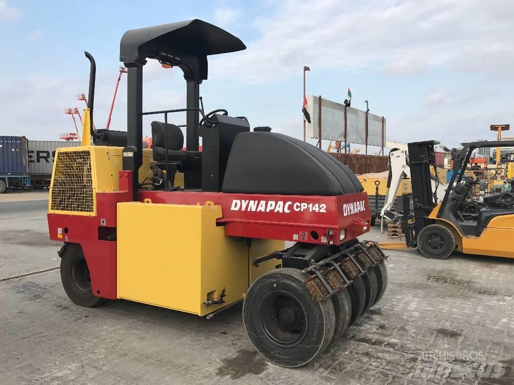 Dynapac CP 142 Tromle med luftdæk
