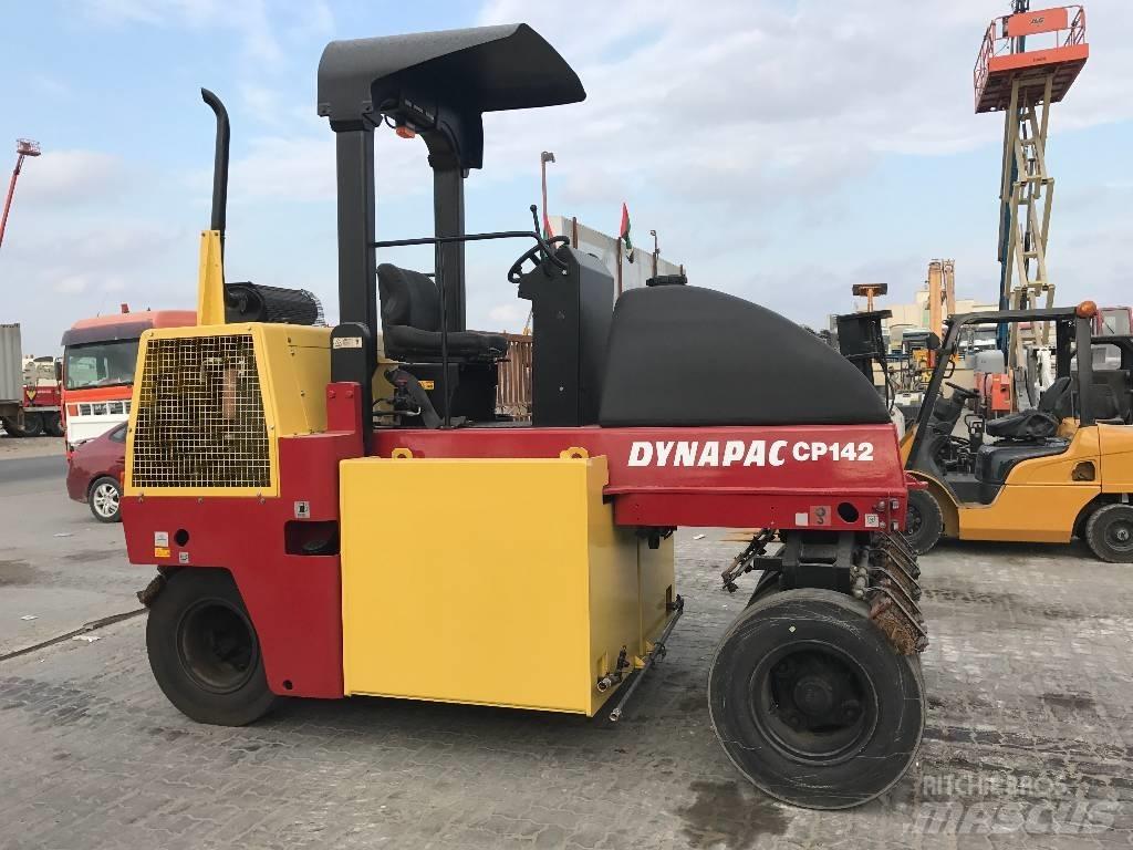 Dynapac CP 142 Tromle med luftdæk