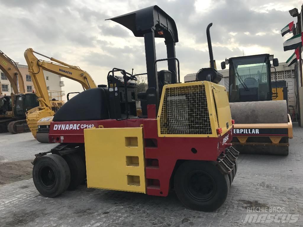 Dynapac CP 142 Tromle med luftdæk