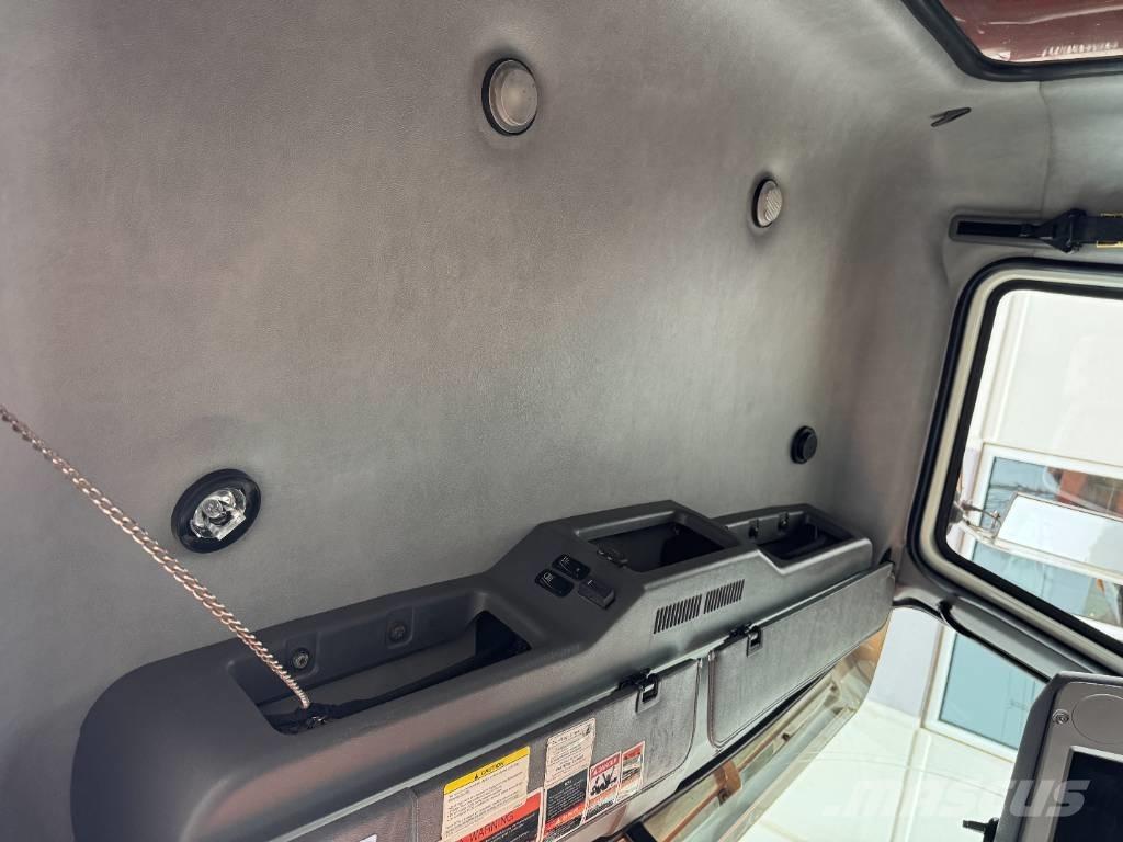 Mack GU813 Lastbiler med tip