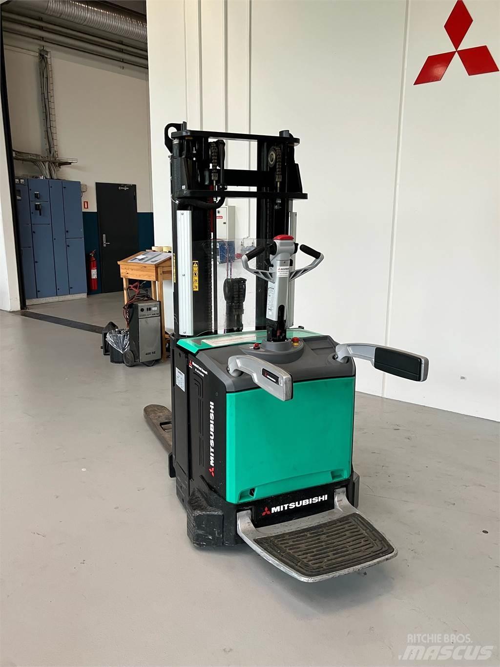 Mitsubishi SBV16N El-palleløftere med platform