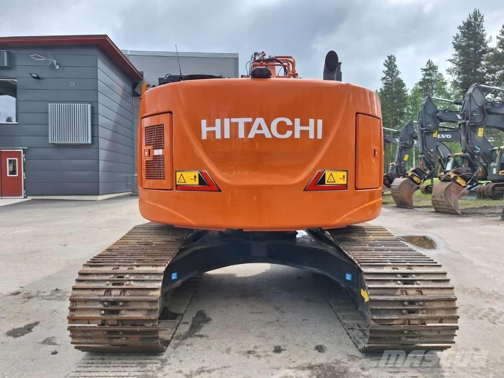 Hitachi ZX225USLC-7 Gravemaskiner på larvebånd