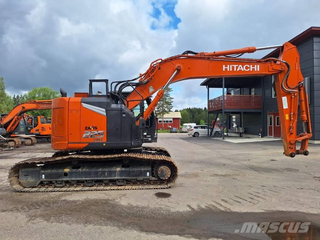 Hitachi ZX225USLC-7 Gravemaskiner på larvebånd