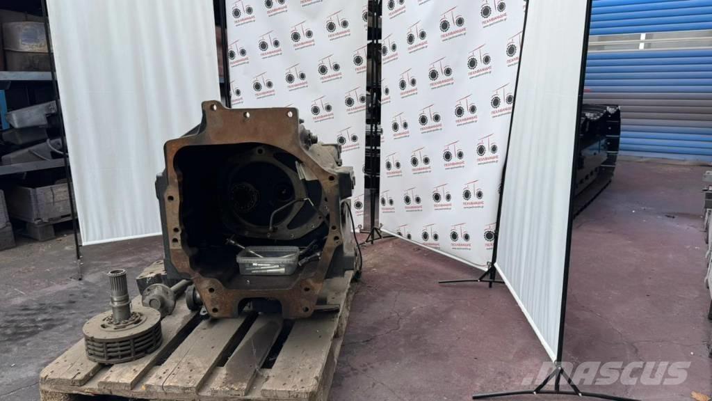 New Holland T 7 Gear