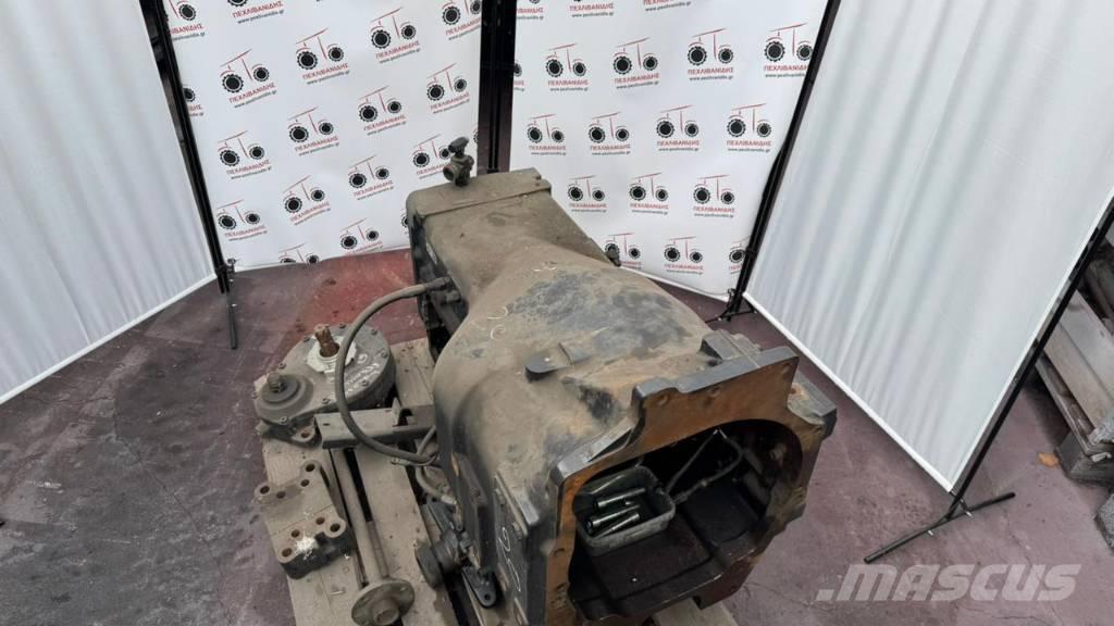 New Holland T 7 Gear