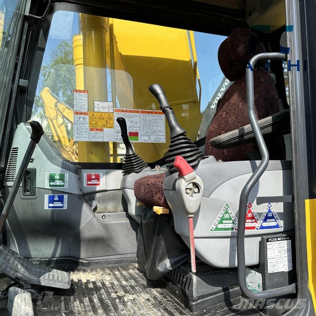 Komatsu PC 200 Gravemaskiner på larvebånd