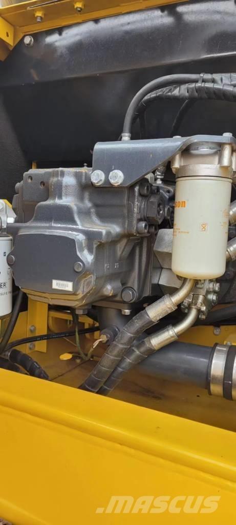 Komatsu 210LC-8 Gravemaskiner på larvebånd