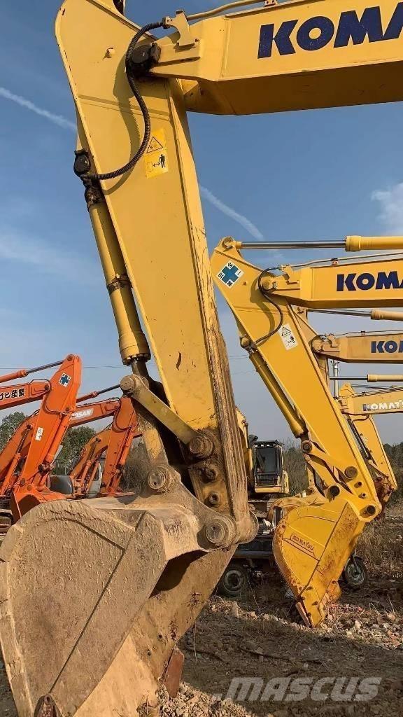 Komatsu PC 220-8 Gravemaskiner på larvebånd