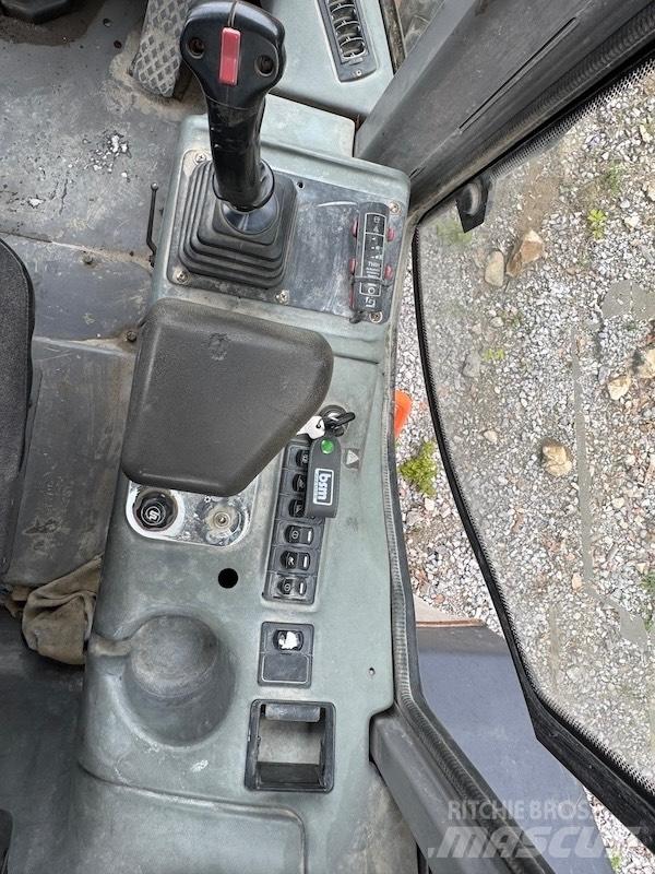 Hitachi LX 290 E Læssemaskiner på hjul
