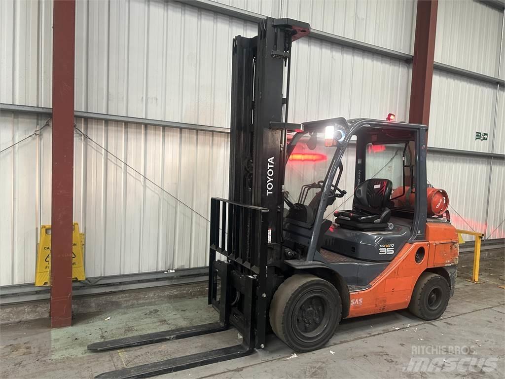 Toyota 02-8FGJF35 LPG gaffeltrucks