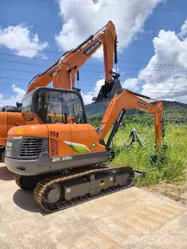 Doosan DX 60E Midi-gravemaskiner 7t - 12t
