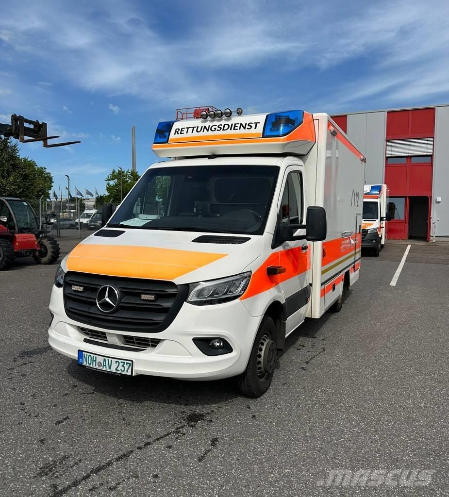 Mercedes-Benz 1000 Ambulancer