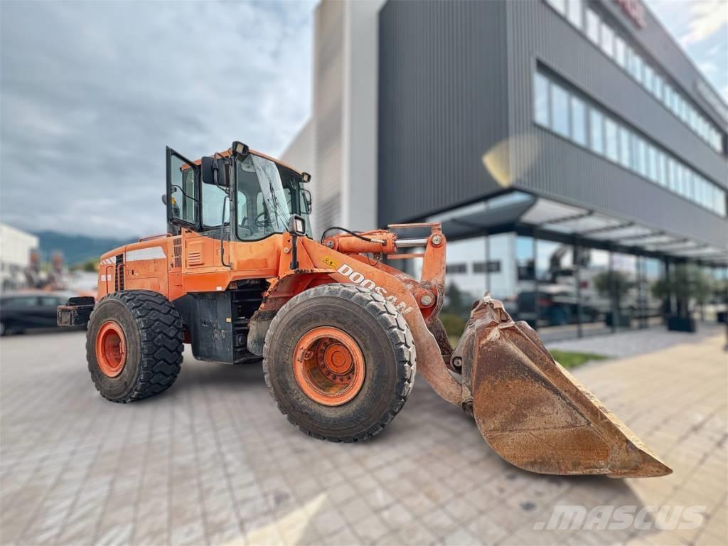Doosan DL 300 Læssemaskiner på hjul