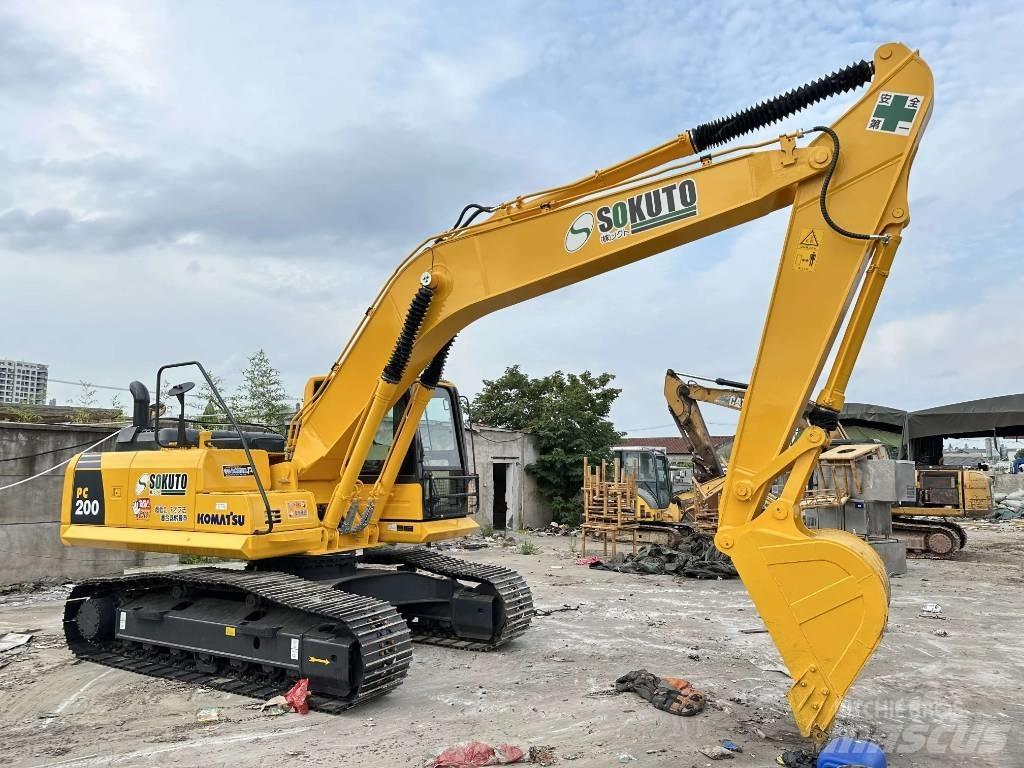 Komatsu PC 200-8 Gravemaskiner på larvebånd
