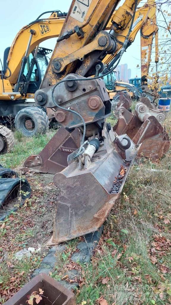 JCB JS 220 LC Gravemaskiner på larvebånd
