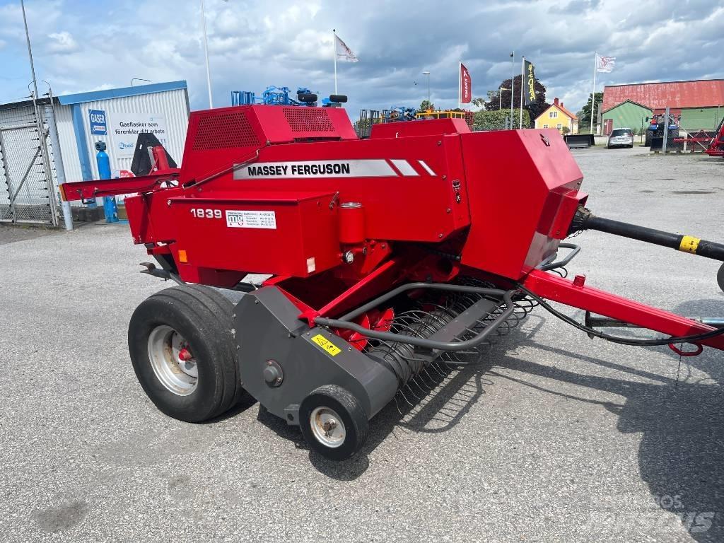 Massey Ferguson 1839 Pressere til firkantede baller