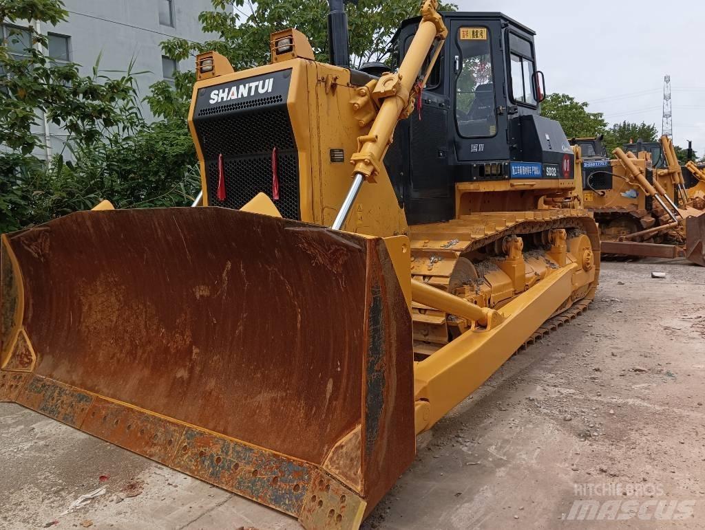 Shantui SD 32 Bulldozer på larvebånd