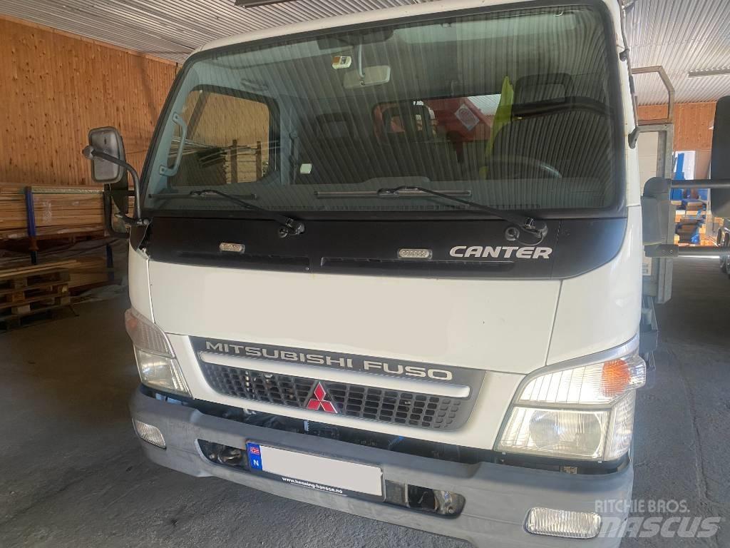 Mitsubishi Canter Lastbil med kran