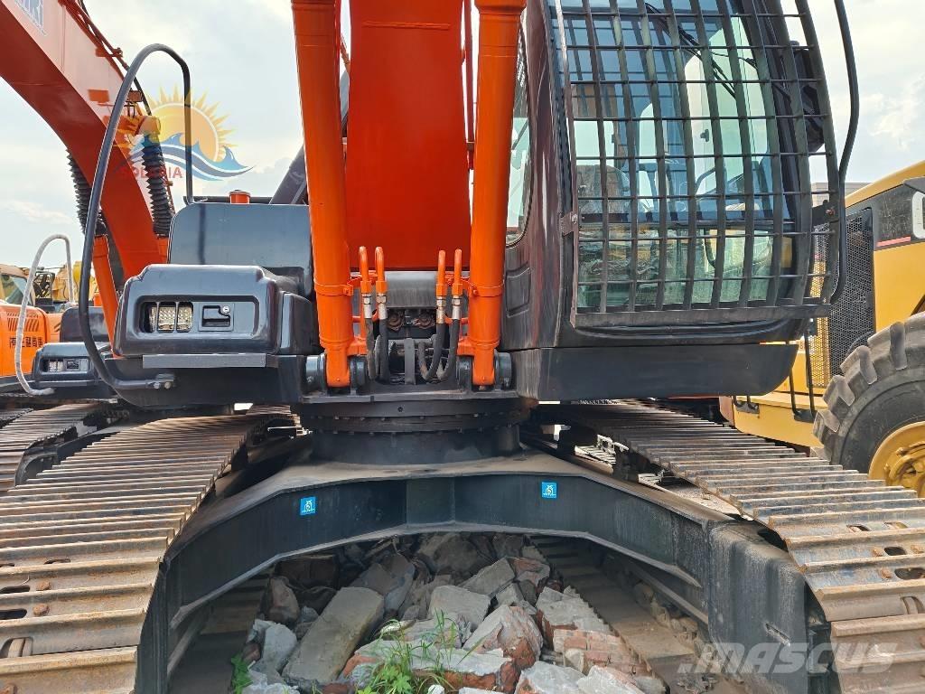 Hitachi ZX 200 Gravemaskiner på larvebånd