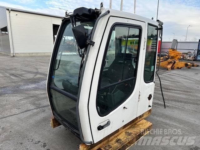 Liebherr R 317 CAB Kabiner og interiør