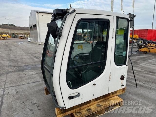 Liebherr R 317 CAB Kabiner og interiør