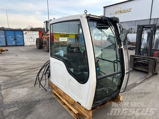 Liebherr R 317 CAB Kabiner og interiør