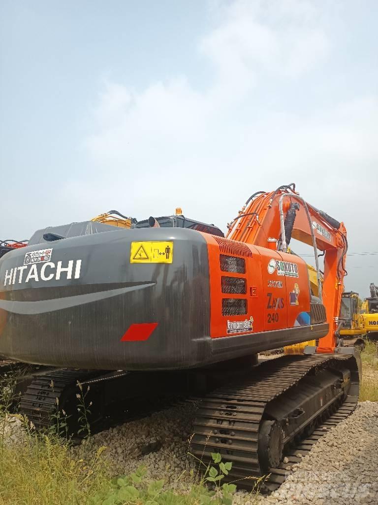 Hitachi ZX 240 Gravemaskiner på larvebånd