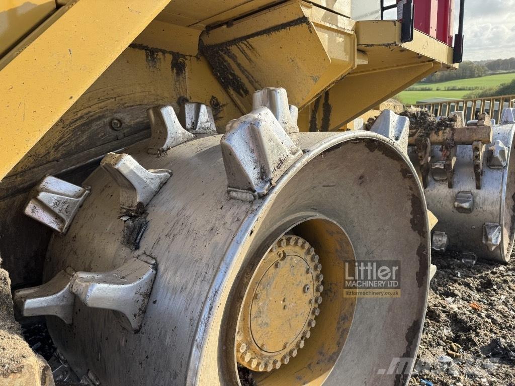 CAT 826 K Jordvibrationstromler