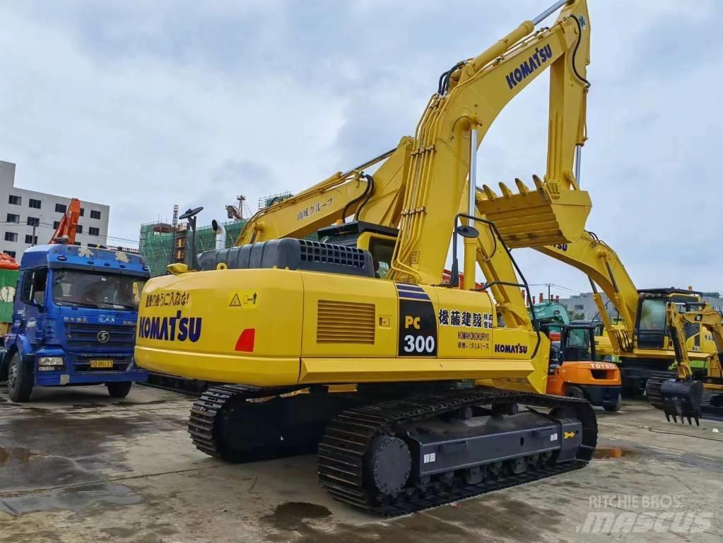 Komatsu PC 300-8 Gravemaskiner på larvebånd