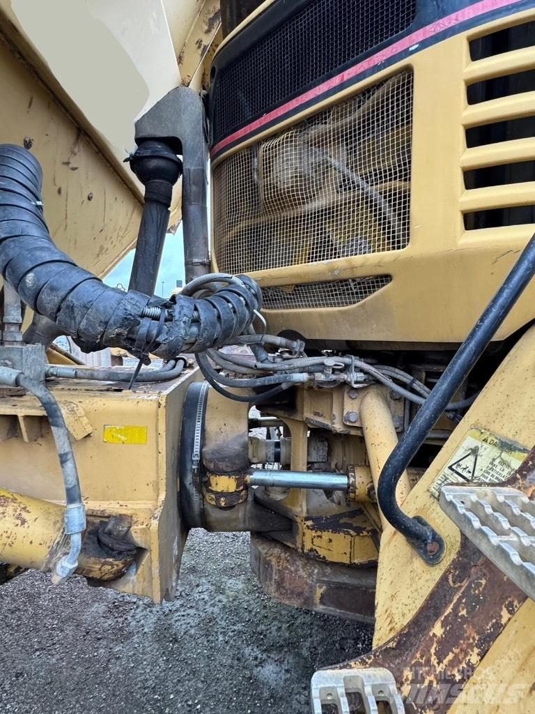 CAT 730 Terrængående lastbiler