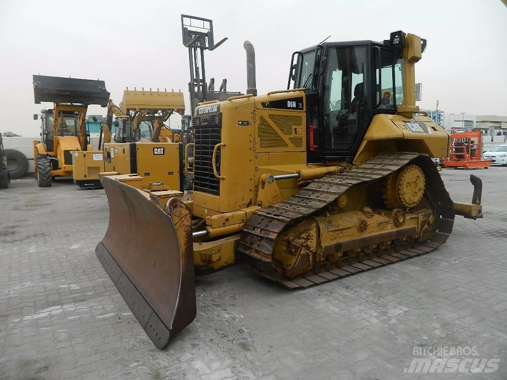 CAT D 6 N XL Bulldozer på larvebånd