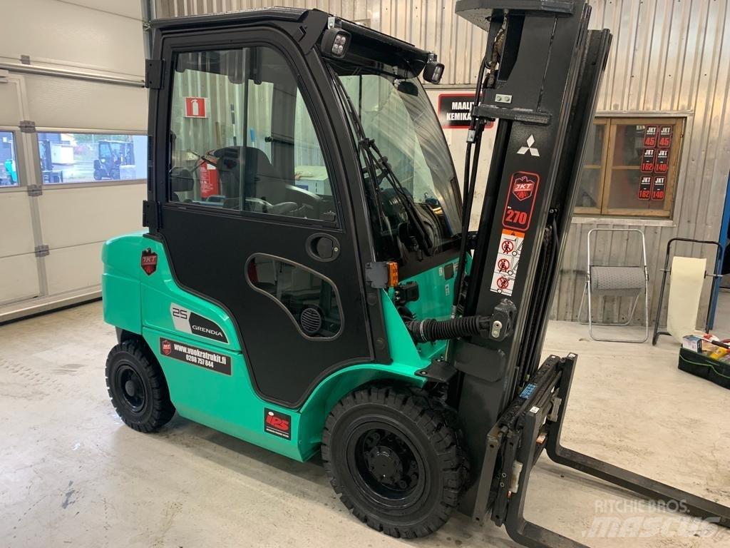 Mitsubishi FD25N3 Diesel gaffeltrucks