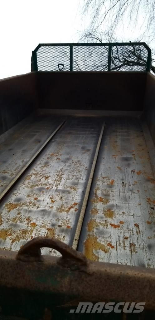 Sisu E11 Lastbiler med tip