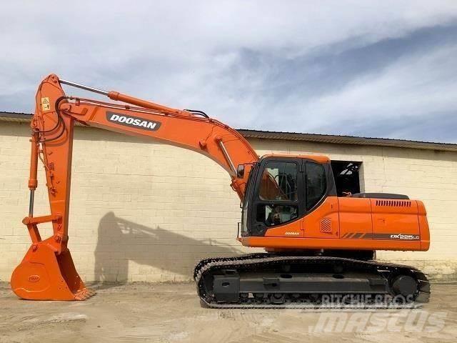 Doosan DX 225 Gravemaskiner på larvebånd