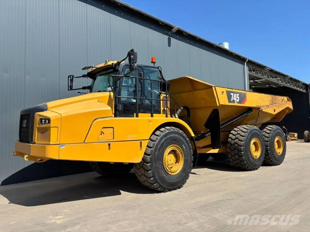 CAT 745 04A Terrængående lastbiler