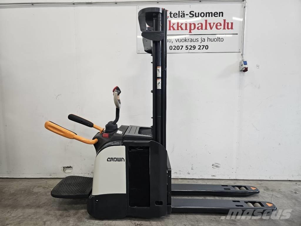 Crown ETi 4000 1.6 Selvkørende stablere