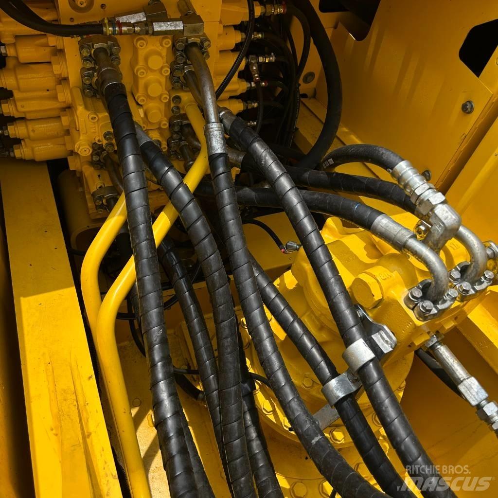 Komatsu 220-8 Gravemaskiner på larvebånd