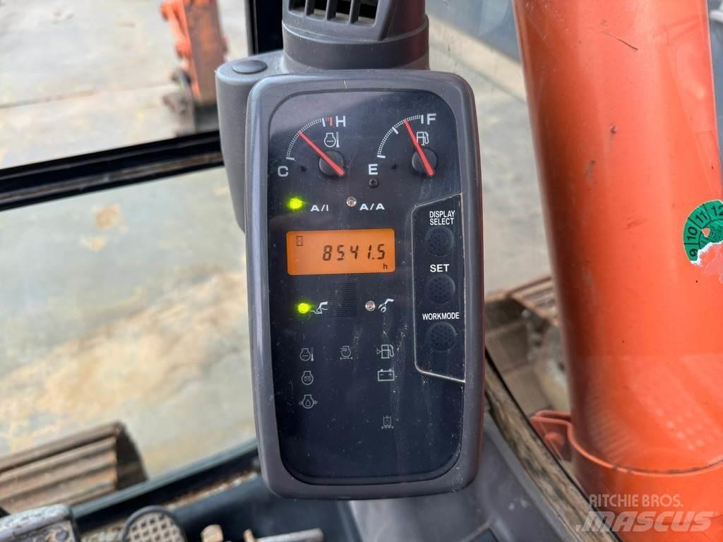 Hitachi ZX135US Gravemaskiner på larvebånd